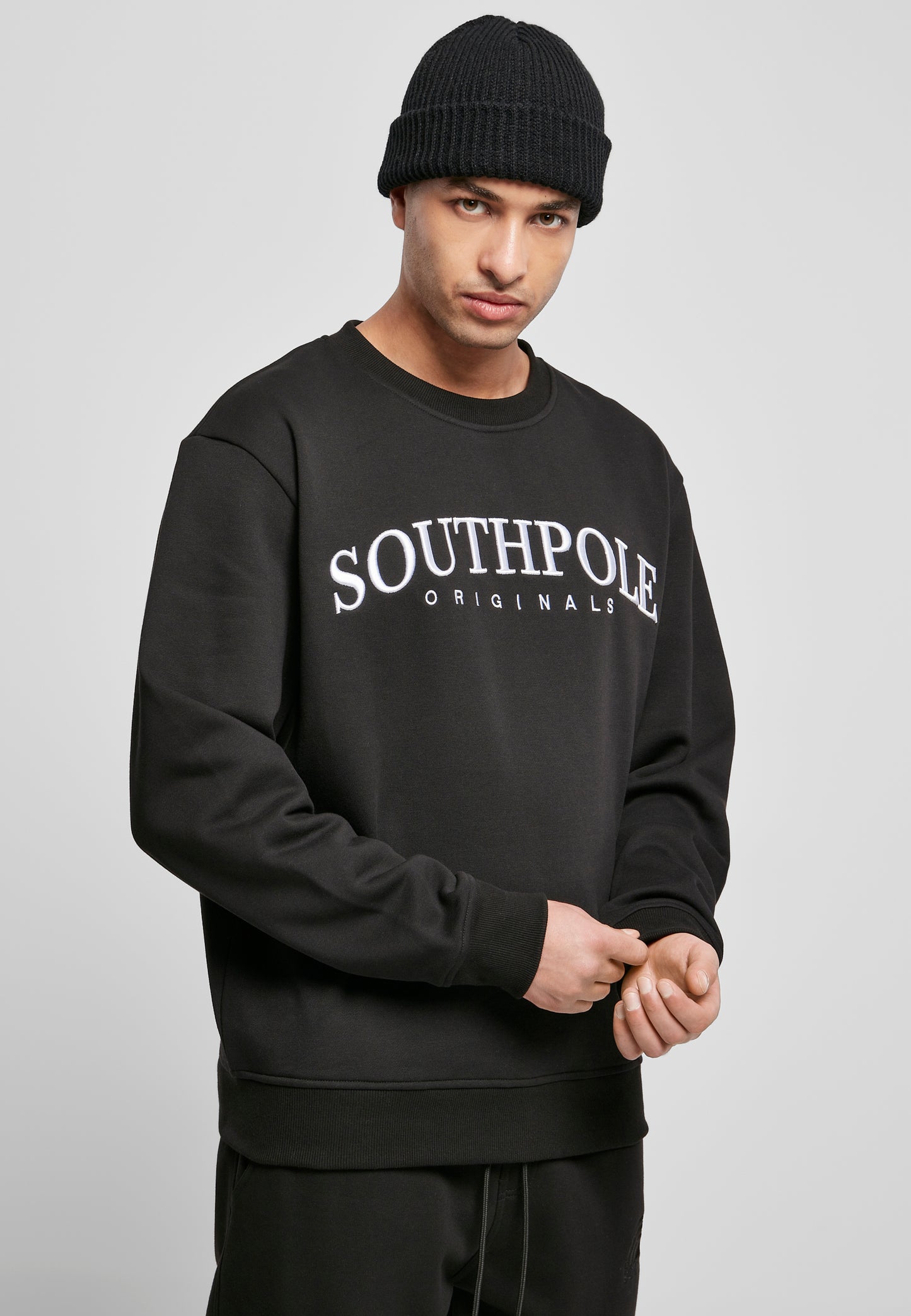 Southpole Script 3D Embroidery Sweater in Schwarz
