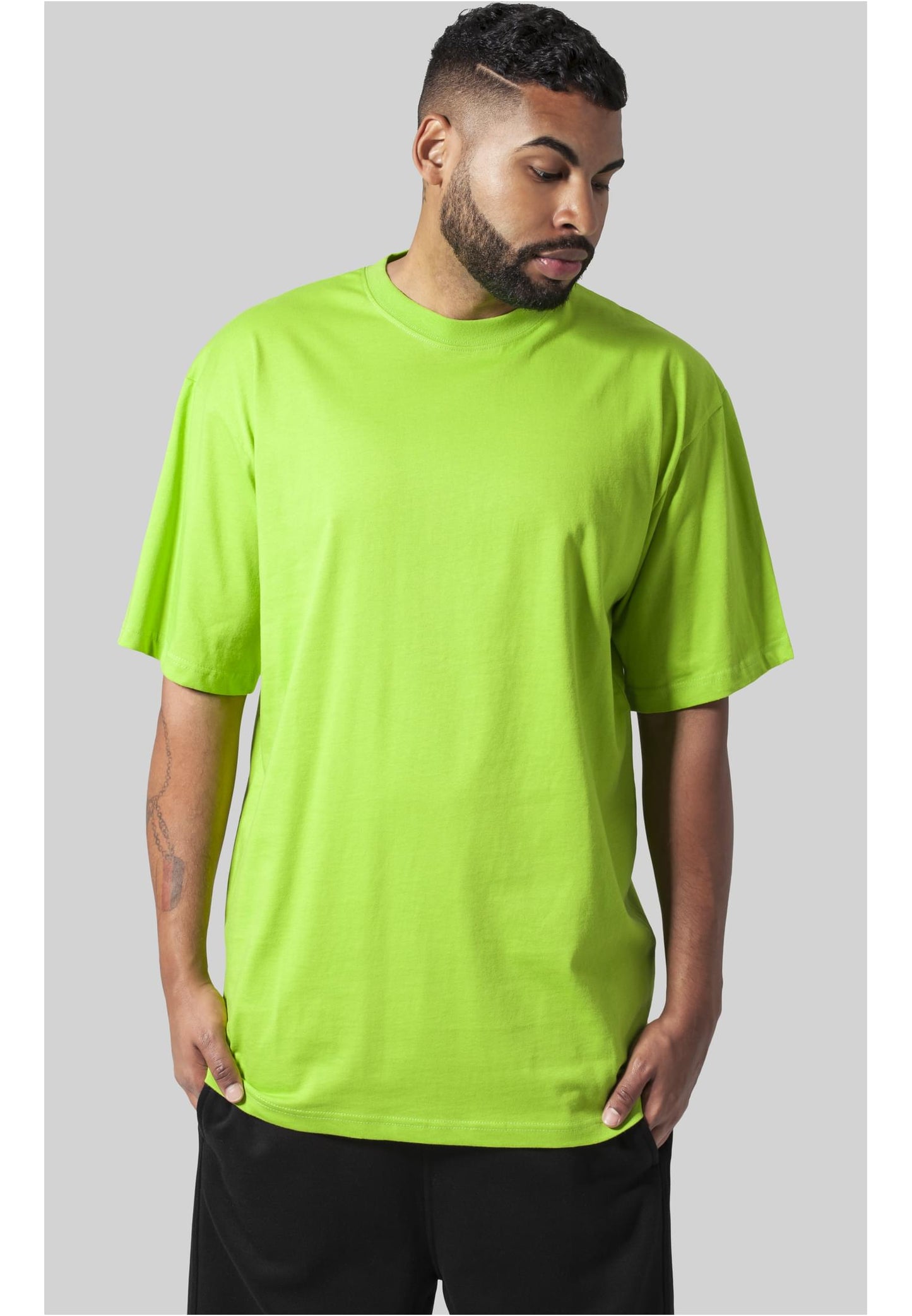 Urban Classics Tall T-Shirt Baggy / Loose Fit in Limegreen