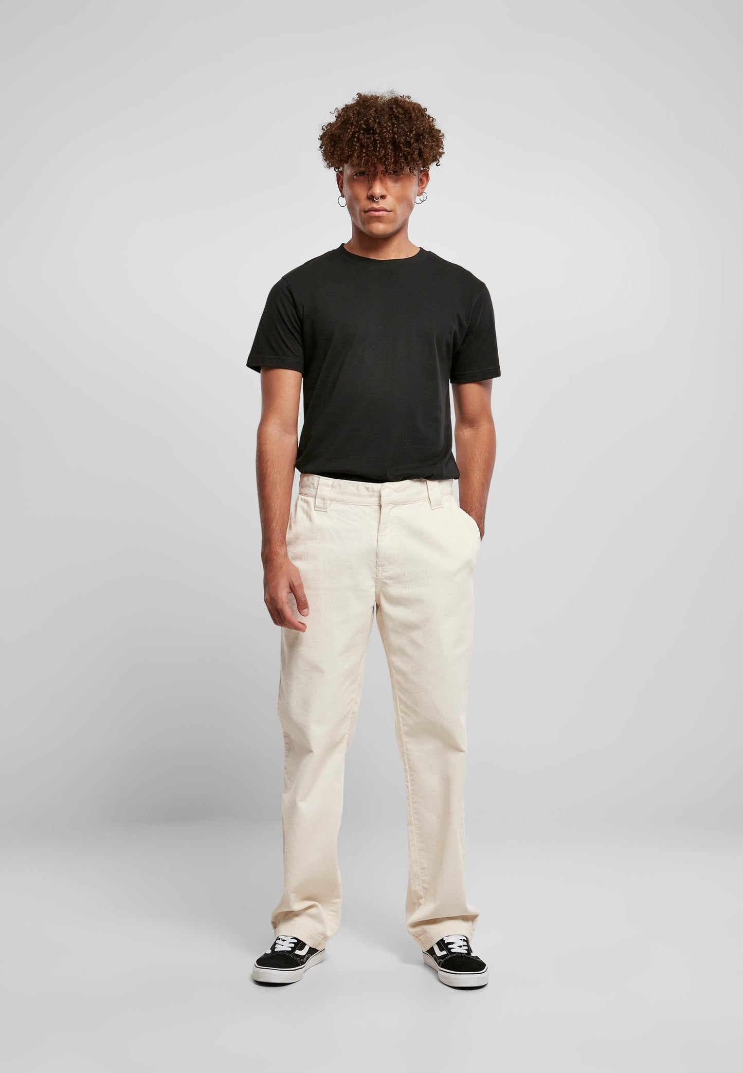 Urban Classics Cord Workwear Hose in Weiß