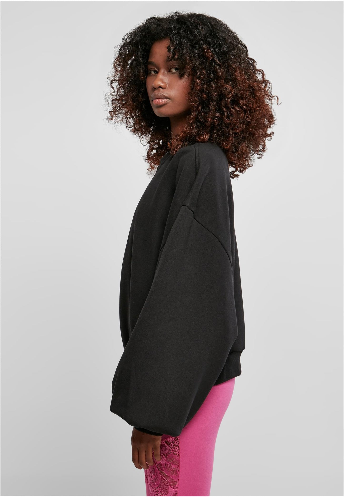 Urban Classics Damen Oversized Triangle Sweater Neck in Schwarz